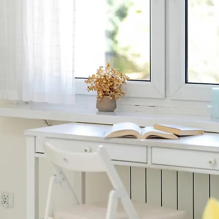 Apartment Grochowska Bright With Desk By Renters Poznan