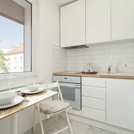 Grochowska Bright With Desk By Renters Appartement *