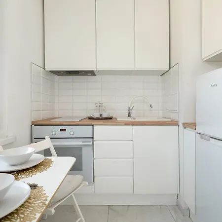 Grochowska Bright With Desk By Renters Poznań